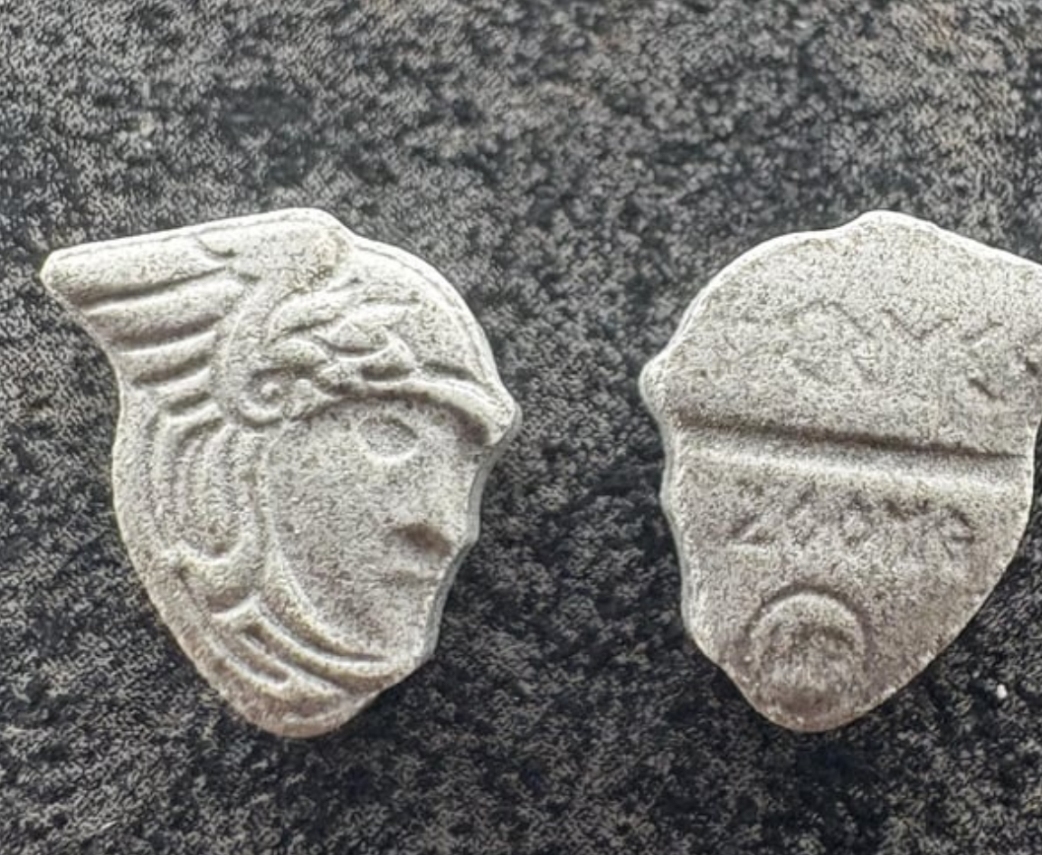 methylenedioxymethamphetamine(MDMA ) pills